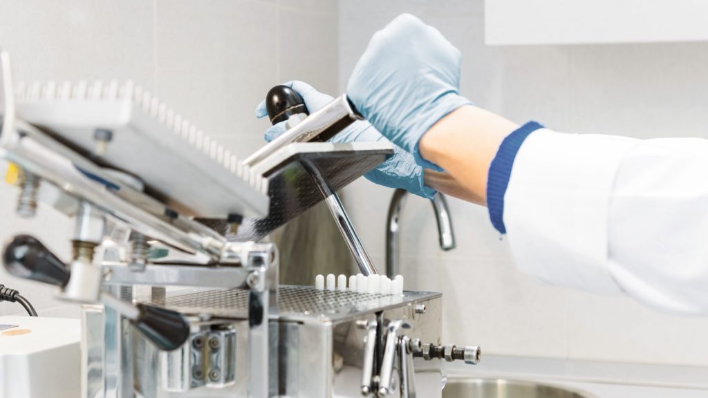Herstellung von Kapseln als Private Label Nahrungsergänzungsmittel in einer pharmazeutischen Produktionsanlage